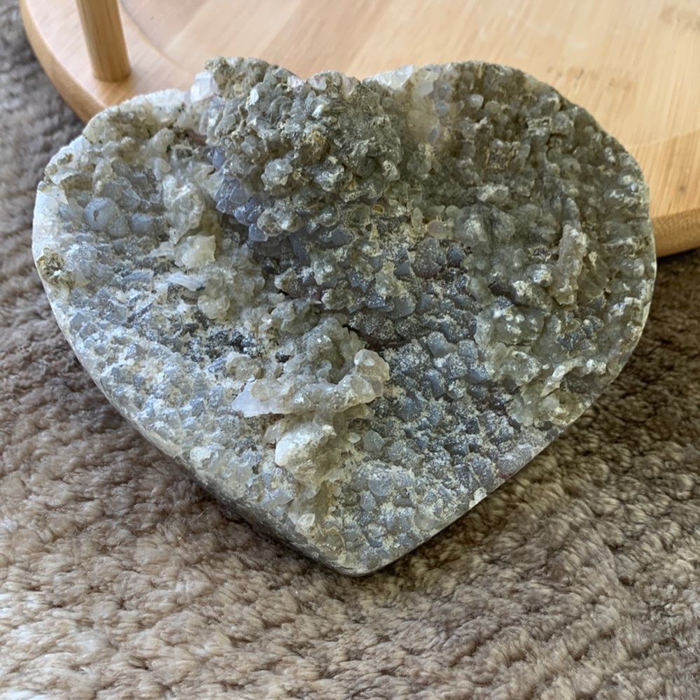 Gorgeous amethyst flower crystal heart